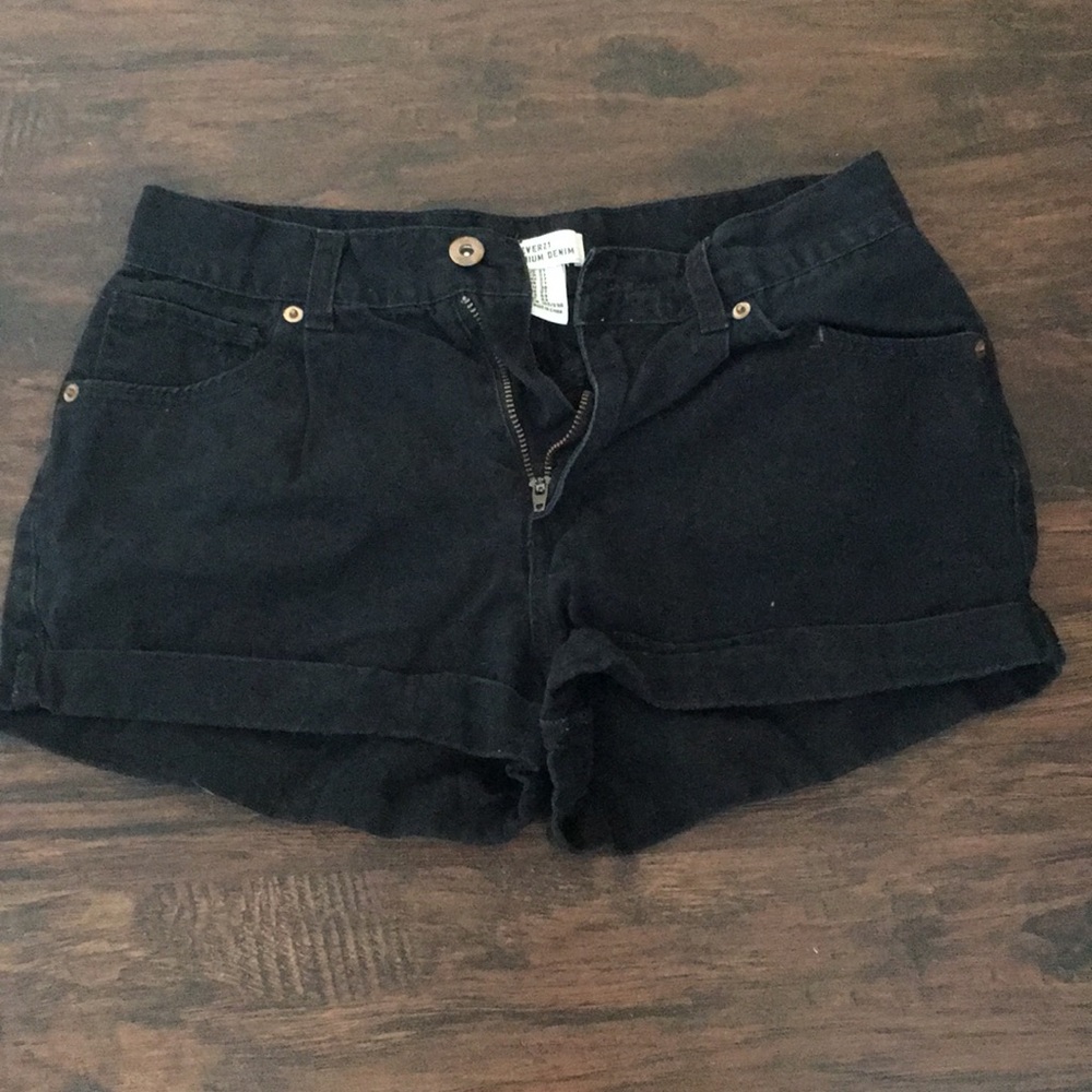 High wasted black shorts